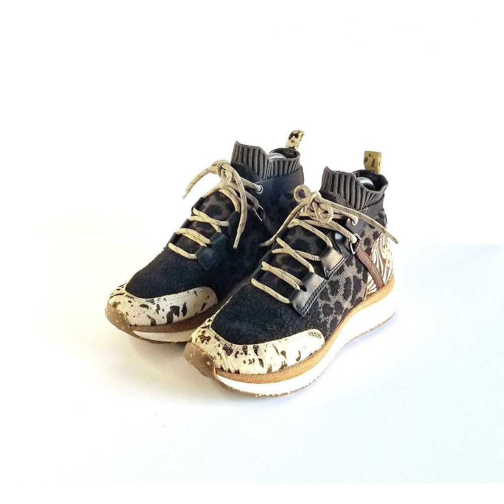 OTBT Women's Hybrid High Top Sneakers Animal Print Sz 7 Calf Hair Outdoor Travel - Picture 2 of 14